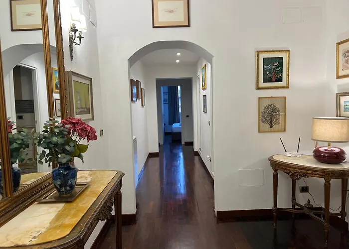 Stunning Center Rome Apartment
